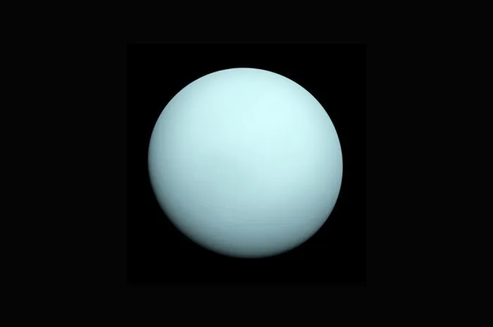satelit planet uranus